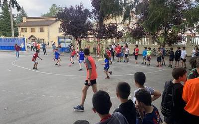 Korazonisten Futsal Txapelketara animatzeko deia