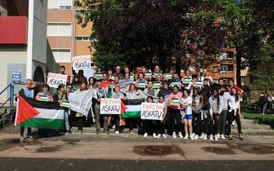 [ARGAZKI GALERIA]: Palestinarekiko elkartasunez elkarretaratzeak egin dituzte Durangaldean