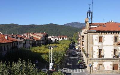 Plazari buruzko aurreneko batzarra ostegunean