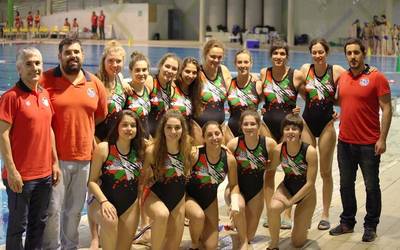 Garaipena lortu du Euskal Herriko waterpolo-selekzioak