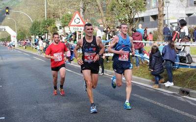 Maratoi erdian 875 atleta eta lasterketa motzean 270 lehiatuko dira biharko Azkoitia-Azpeitian