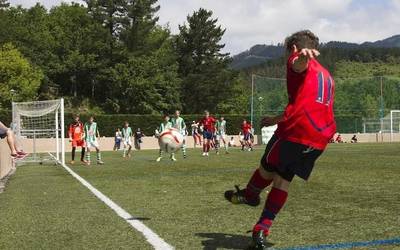 Gaztetxoen futbol torneoa Berrizen