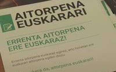 Errenta aitorpena euskaraz egiteko kanpaina aurkeztu dute