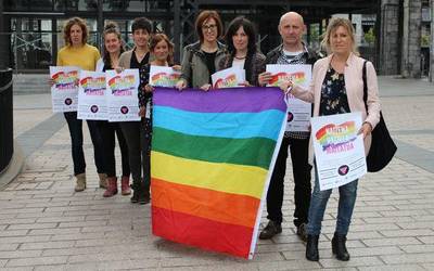 Ekitaldi bat egingo dute homofobiaren eta transfobiaren aurkako egunean plazan