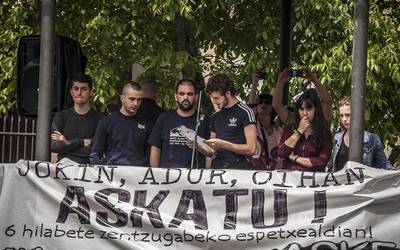 Altsasuko gazteen askatasuna exijitzeko manifestazio jendetsua egin dute