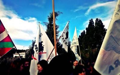 Eskualdeko autobusa antolatu dute espetxeetako protestetara joateko