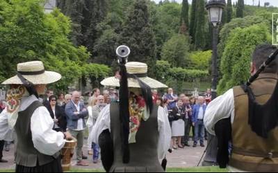 Manuel Mariaren omenezko monumentua inauguratu dute