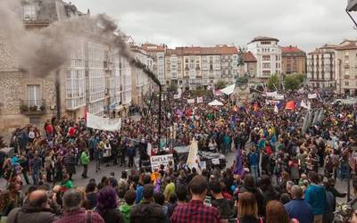 "Erresistentzia gara, eta hemen loratuko gara"