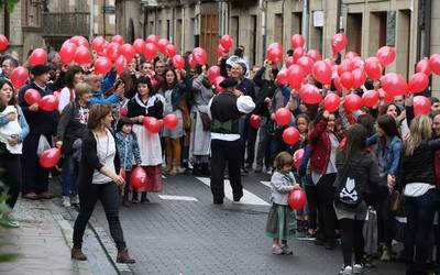 Erabakitzeko eskubidearen aldeko talde argazkia