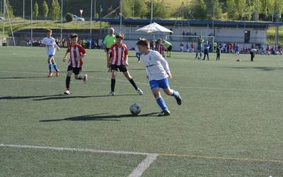 Gaur hasiko da alebin mutilen Azpeitia Cup futbol txapelketako azken fasea