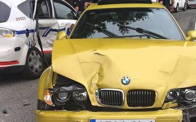 Ertzaintzaren auto batek eta BMW batek istripua izan zuten Orion, N-634 errepidean