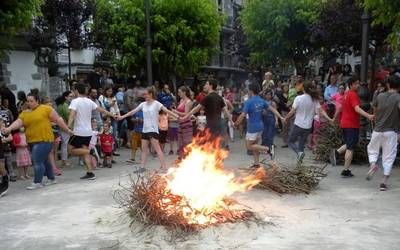 San Juan bezperan hainbat ekitaldi antolatu ditu aurten ere Lesakako Euskara Batzordeak