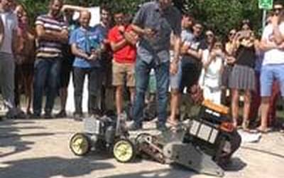 Sumo lehia egin dute Goierri campusean ikasleek eraikitako robotekin