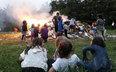 Udaren etorrera ospatu dute San Joan suaren bueltan