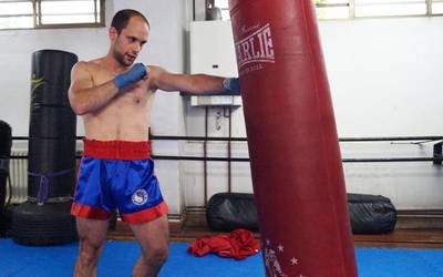 Aitor Mendiola zornotzarrak etxean egingo du profesionaletako debuta kickboxingean