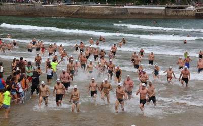 Lasarteoriatarrak, zeharkaldi jendetsuenean, Zarautzen