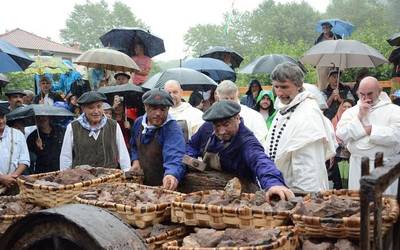 Urdazubiko Burniaren Egunaren hamargarren edizioa euripean ospatu zen agorrilaren 5ean