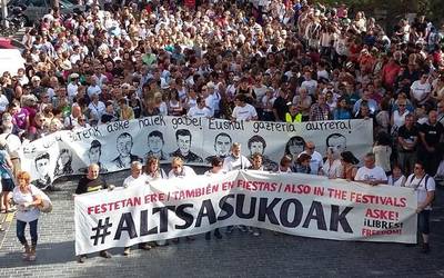 'Altsasuko auzia' salatzeko elkarretaratzea egin dute Donostian