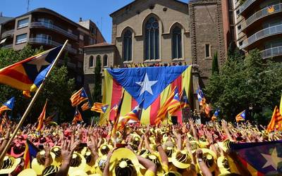 Kataluniako erreferendumari elkartasuna adierazteko sinadura-bilketa abiatu dute EHUko hainbat irakaslek