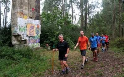 460 lagun inguru batu ziren “Lezamako mugetatik” mendi ibilaldian eta lasterketan