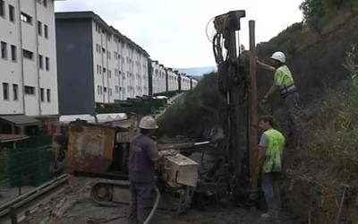 Bidegorriko lanak amaituta eta Txarapeako maldakoak, berriz, martxan