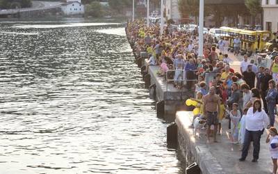 Moilatik Orioko traineruak animatu dituzte zaleek