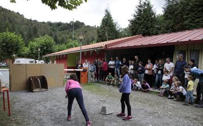 Iskibi kanpineko Euskal Jaiak hamargarren edizioa beteko du igandean Goizuetan