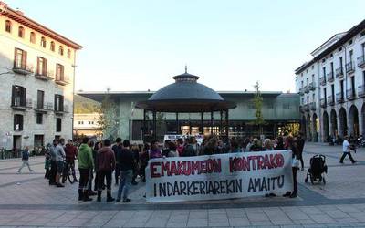 Melodie Massen hilketa salatu eta emakumeenganako indarkeriarekin bukatzeko eskatu dute dozenaka herritarrek