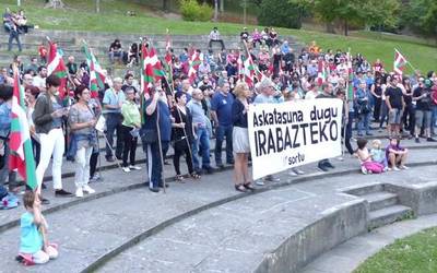 Etorkizunari eta Kataluniari begira ospatu dute Gudari Eguna