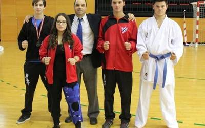 Vazquez eta Calvo bigarren Euskadiko karate txapelketan eta Benitez hirugarren