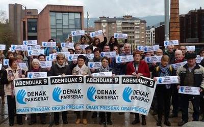 Abenduaren 9an Parisen egingo den manifestazioara joateko deia egin dute Durangon