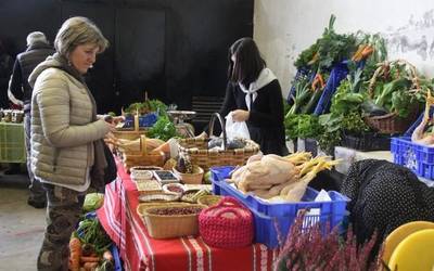 Hamalaugarren azienda feria eguna ospatu dute Goizuetan azaroko azken larunbat euritsuan