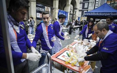 San Tomas eguneko zozketan bilduko den dirua Tosu Betirako mugimenduari emango diote Bilboko Konpartsek