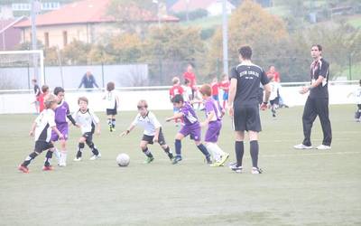 Eskola-kiroleko entrenamendu denak bertan behera utzi ditu Urduliz Futbol Taldeak