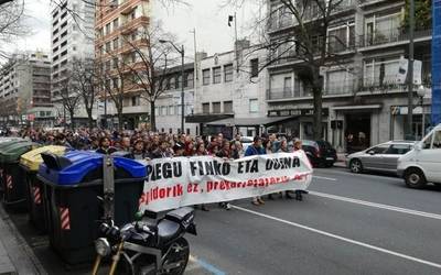 Bilboko kaleak hartu dituzte Artiacheko langileek, “enplegu finko eta duinaren” defentsan