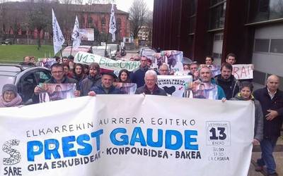 Sarek urtarrilaren 13ko manifestaziora deitu du kotxe karabana eginez