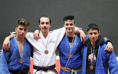 Durango Judo taldeko juniorrak Euskadiko txapelketarako sailkatu dira