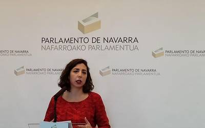Ahal Duguko zuzendaritzaren kontrako bide legalak hartuko dituela iragarri du Laura Perez parlamentariak