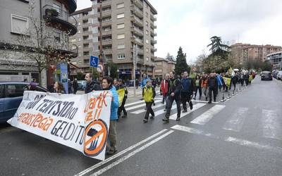 Erraustegiari eta hura energiaz elikatzeko azpiegiturari, ezezko ozenak