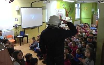 Josu Feijoo, diabetesa duen lehen astronauta, Aretxabaletan izan da bisitan