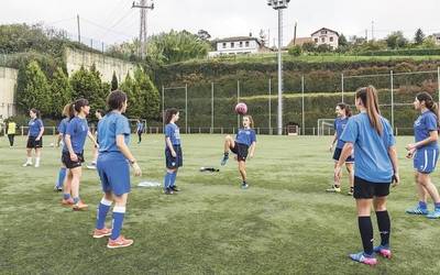 Erandioko futbol-taldeek partiduetara mugitu dute euskararen aldeko erronka