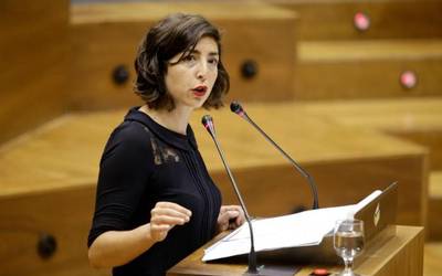 Podemos-Ahal Duguk parlamentari kritikoei aktak itzultzeko eskatu die