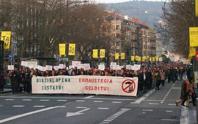 Hainbat lasarteoriatarrek ezetz esan diote erraustegiari, Donostian