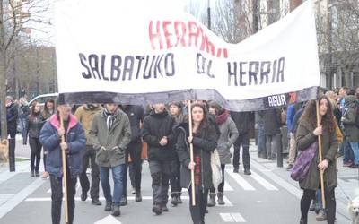 Martxoaren 3ko biktimentzat justizia eskatu dute milaka lagunek