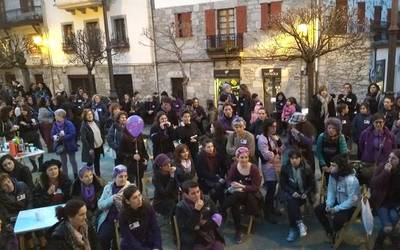 Kafe-tertulia eta manifestazioarekin bukatu dituzte martxoaren 8ko mobilizazioak