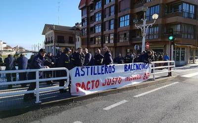 Balenciagako langileek Zubitxikian egin dute gaur protesta