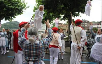 San Pedroetan egingo den Euskal Ezkontza tradizionalerako dantzariak eta figuranteak behar dituzte