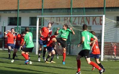 Aste Sainduan jokatutako bi futbol partidak galdu dituzte baztandarrek