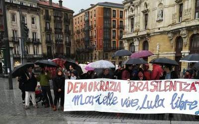 Demokrazia eskatu dute Brasilgo herriarentzat