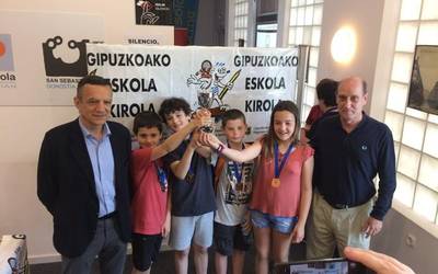 Arlutz taldea, maila onean Gipuzkoako Eskolarteko Xake Txapelketan
